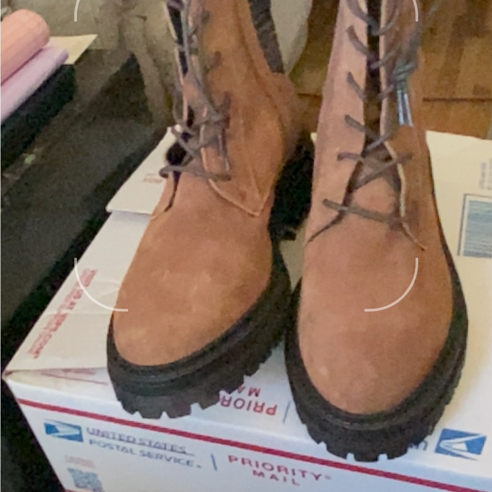 Geox Women's Brown Lace-Up Combat Boots.  NWOB